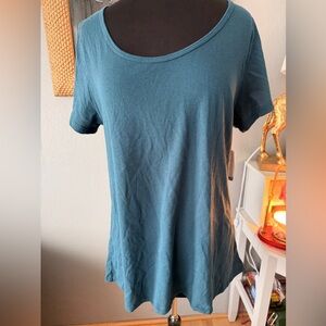 NWT!! 💙💙 LuLaRoe Teal Short Sleeve Tee